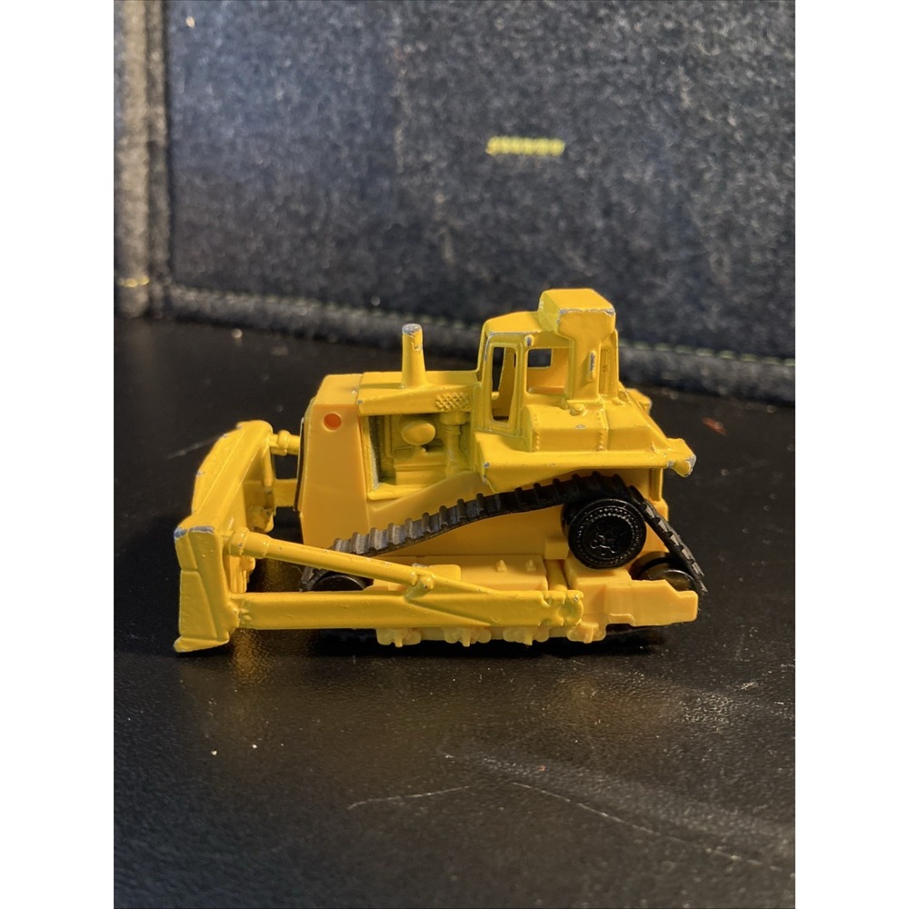 Vtg Hot Wheels CAT Yellow Bulldozer 1979 Malaysia Base Construction Vehicle